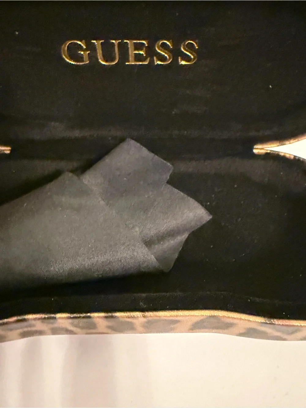 Guess protective hard